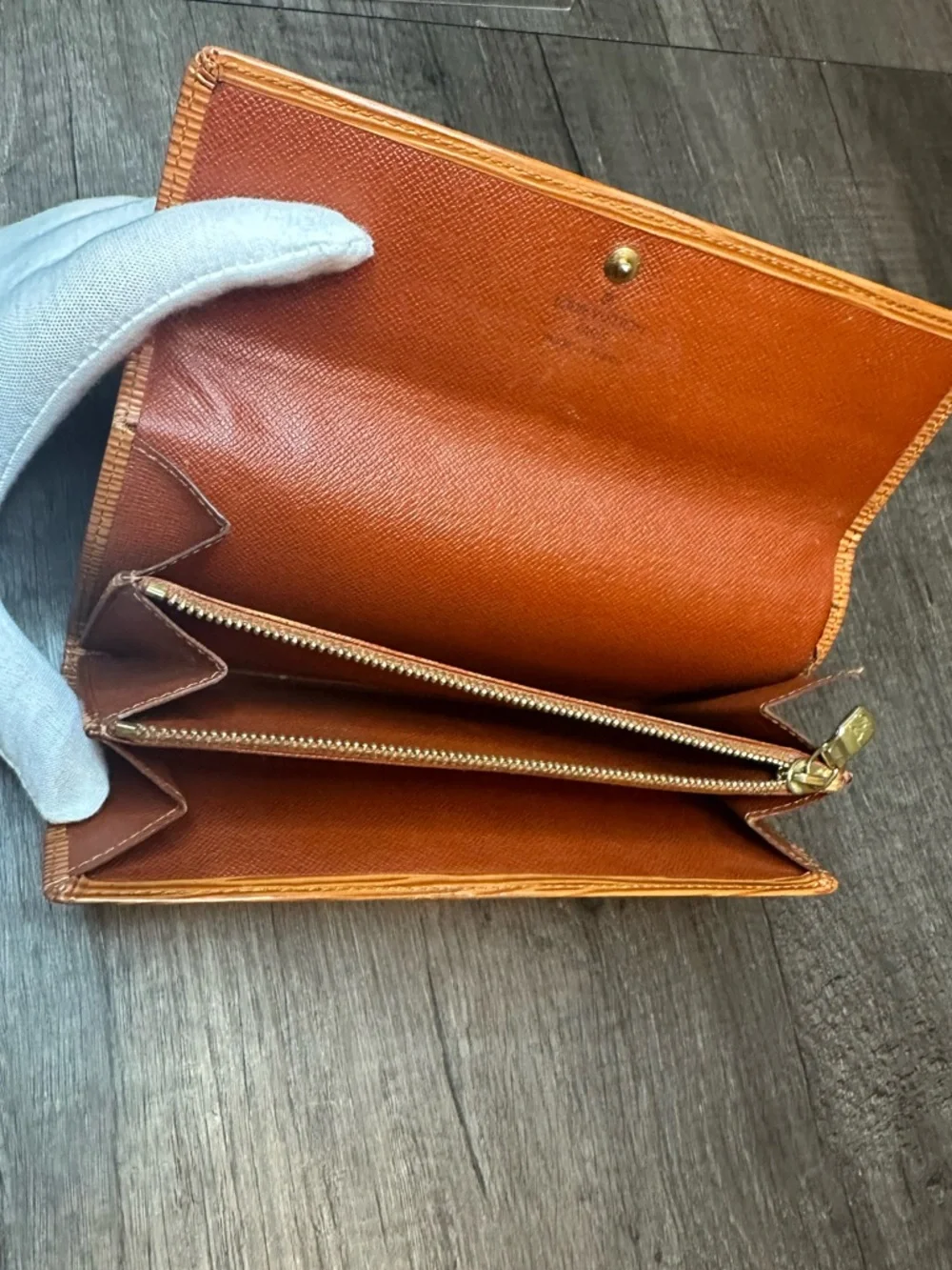 Louis Vuitton Sarah wallet